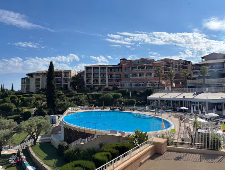 Cap esterel, T2 avec vue mer parking et piscine