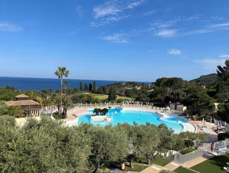 Cap Esterel village, vue mer studio avec parking
