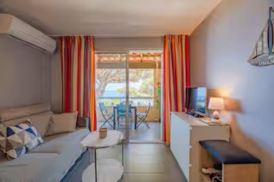Appartement T2 avec terrasse vue mer et piscine